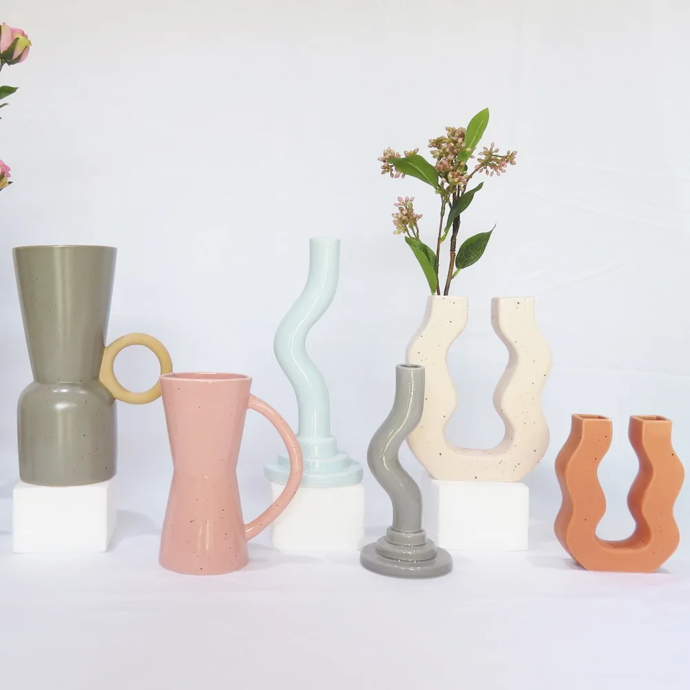 

2021 Home Decor Handmade Accent Piece Porcelain Luxury Vases, Customized
