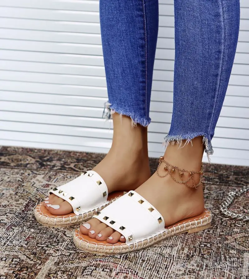 

Wholesale new arrival fashion flat rivet fish mouth casual slippers&slides plus size women shoes outdoor comfortable sandals, Two colors or customized