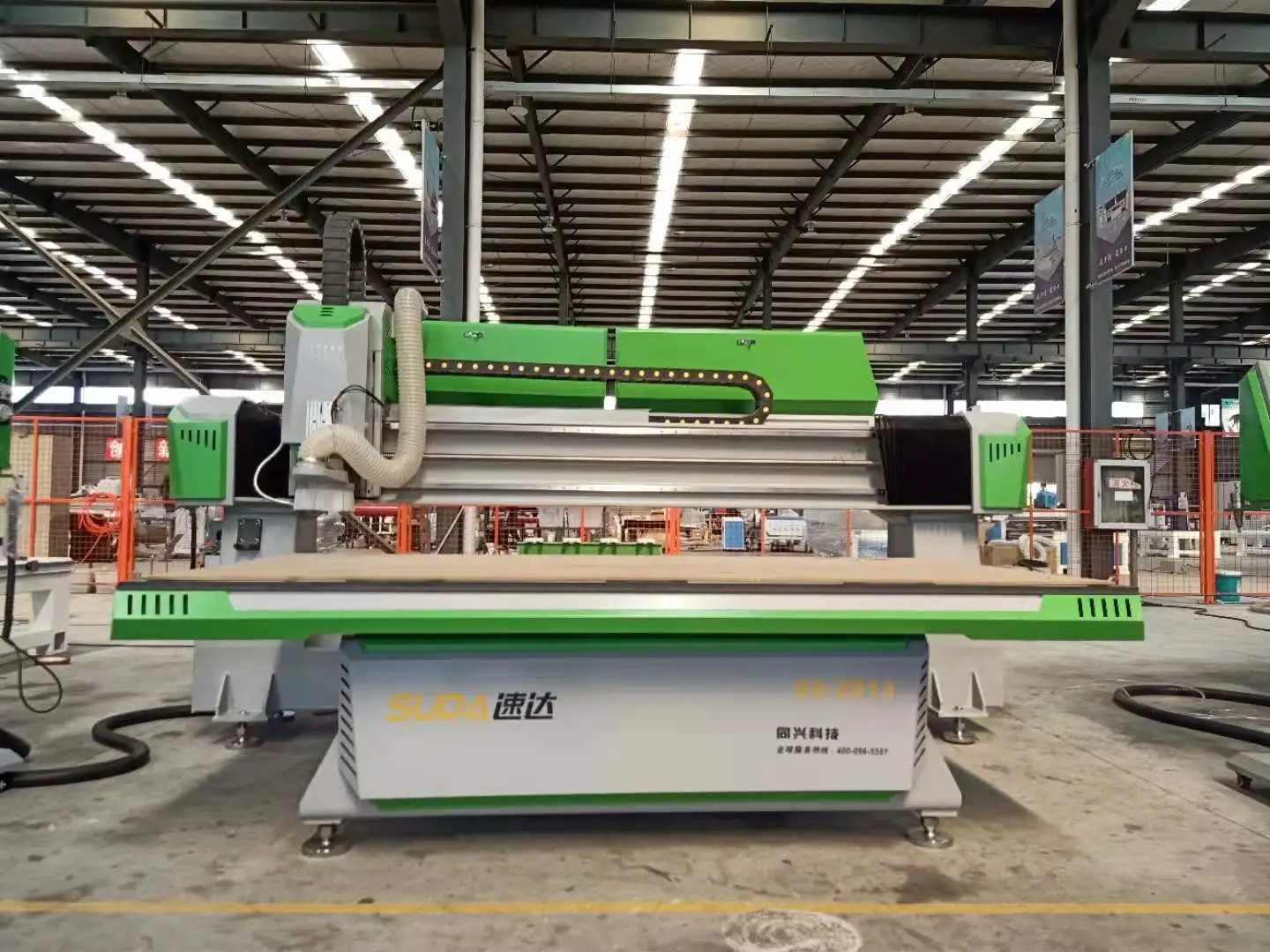
SUDA Professional 7.5KW Water Cooled ATC and Vacuum Table 1325 2040 CNC Router Machine With CE ISO Certificates 