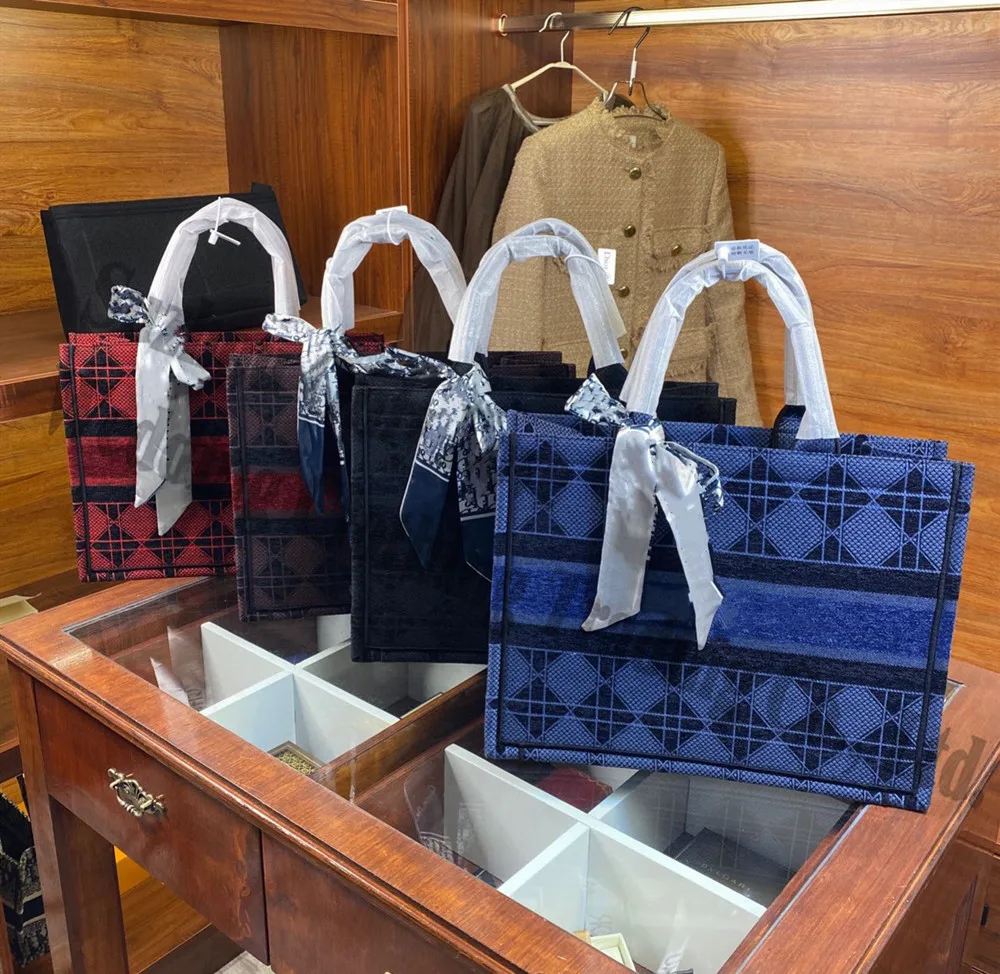 

Free Shipping Embroidery handbags Blue Burgundy large capacity bag tote hand bag for ladies
