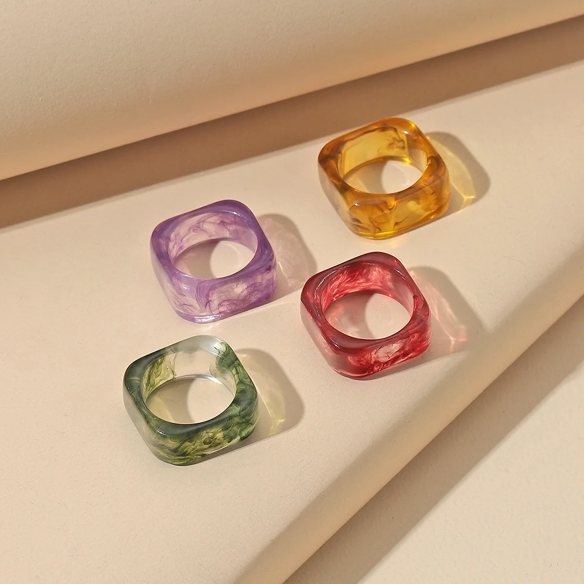 

OUYE 2022 INS Fashion clear plastic ring for women Simple colorful Resin Ring Jewelry Wholesale acrylic jewelry square rings