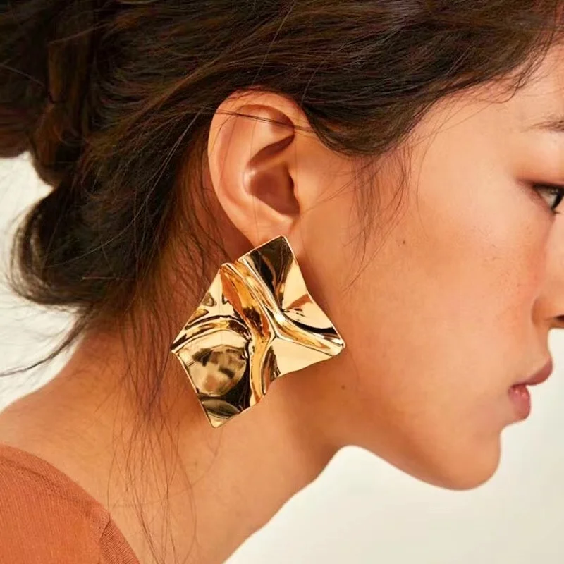 

SC Hot Selling Euramerican Popular Stud Earring Trend Gold Plated Exaggerated Geometric Irregular Earrings for Women