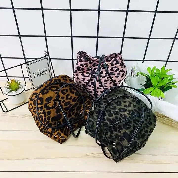 

Korean Version 2021 New Luxury Leopard Print Plush Women's Messenger Bags Mini Bucket Bag