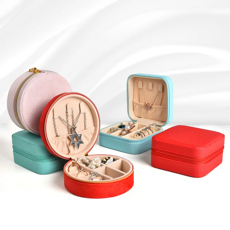 

Portable European-Style Porcelain Jewelry Box Small Square Storage Box for Earrings and Rings Functional Package