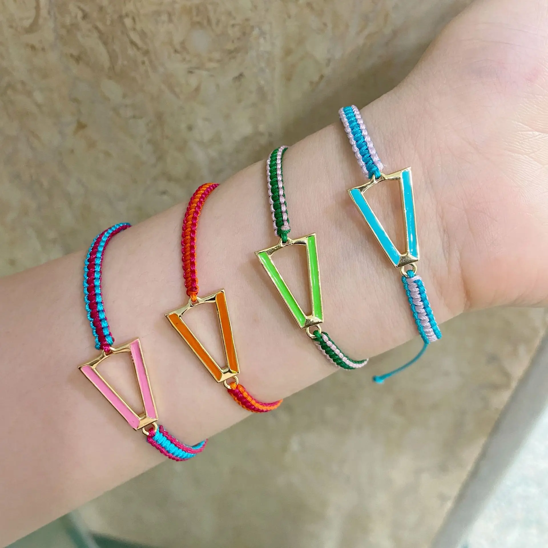 

Fashion Adjustable Rainbow Triangle Bracelet Bohemian Oil Dripping Geometric Charm Bracelet For Women