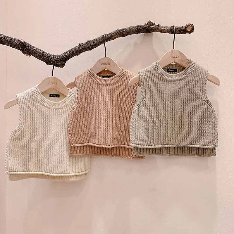 

2020 Korean version of infant knit vest for men and women simple and Western style round neck sweater vest outer wear