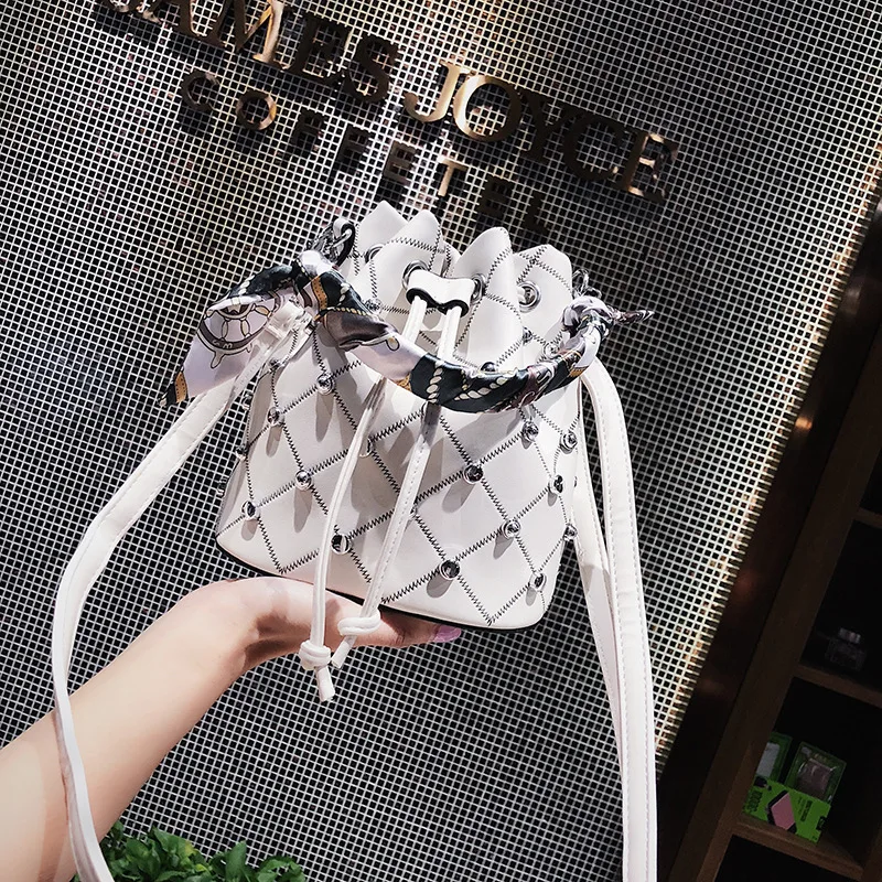 

Versatile Rhinestone Design Vogue Bucket Bag Fashion Purse, As picture showed