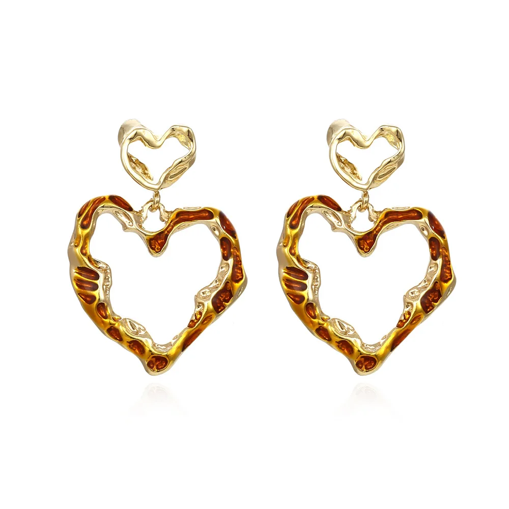 

Irregular Fold Metal Heart-Shaped Earrings Hollow Alloy Drop Oil Retro Peach Heart Earrings Women 2021, Like picture