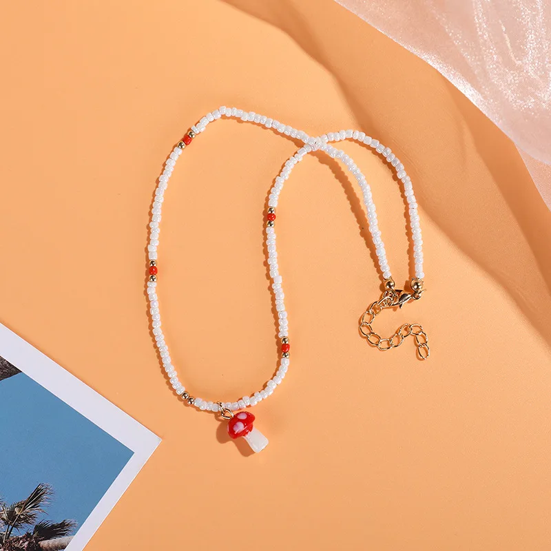 

Wholesale Lovely Mushroom Necklace White Measly Beaded Necklace Temperament Trend Jewelry