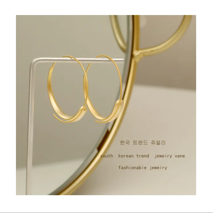 

2021 New Trendy Style Big Large Gold Plated Crystal Diamond Hoop Earrings Party Hoop Earring for Women