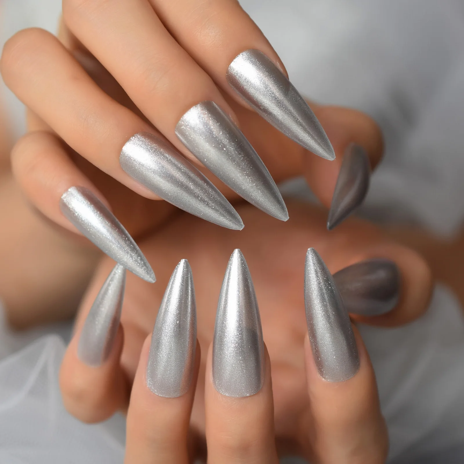 

Extra Long Sharp Press On Nails Shimmer Silver Polished False Nails Halloween Nail Wearable Removable Artificial Fingernails