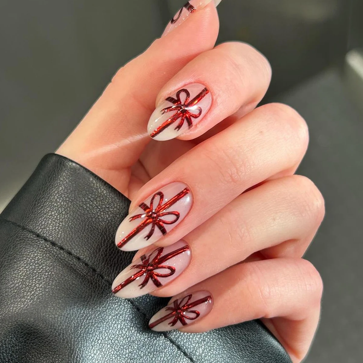 24 Pcs Christmas Bow and Rhinestone Almond Shaped Nail Art Press on Nails Artificial Fingernails False Nails Customize 3451 3642
