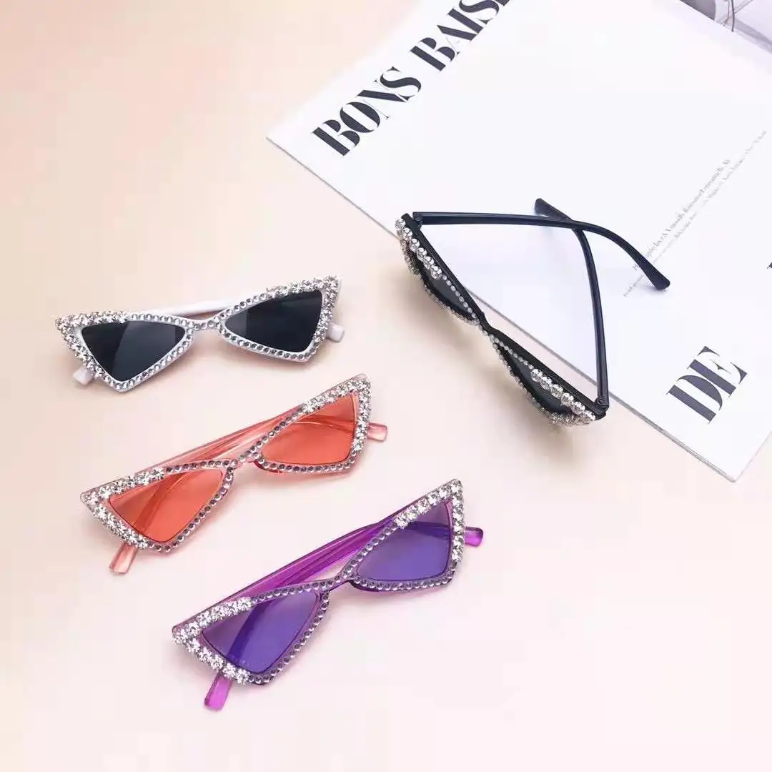 

2021 New Kids Diamond Triangle Sunglasses Luxury Cat Eye Sunglasses Black Color Frame Diamond Sun Glasses Shades For Kids, 3colors