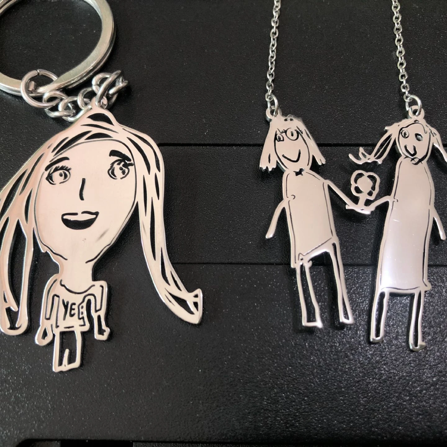 

Personalized Customized Sketch Creative Keychain Children's Painting Cartoon Graffiti Stainless Steel Pendant Necklace