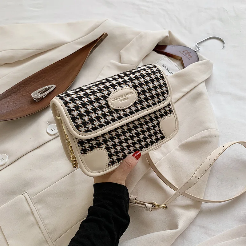 

ST-0864 The New Tide Of Summer With Western Style Worn Fashion Classic Handbags Ladies, Multi color