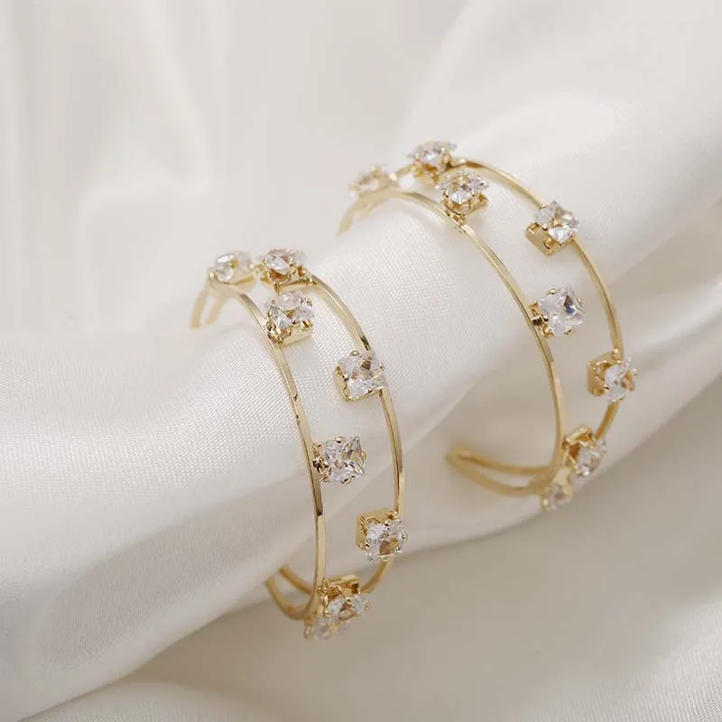 

2021 Fashion Statement New Hollow Crystal Hoop Earring Rhinestone C Shape Hoop Earring For Women