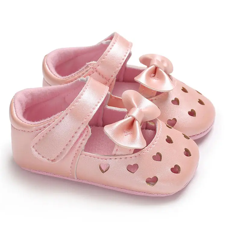 

Free sample love shape hollow out Newborn First walker infant sandals