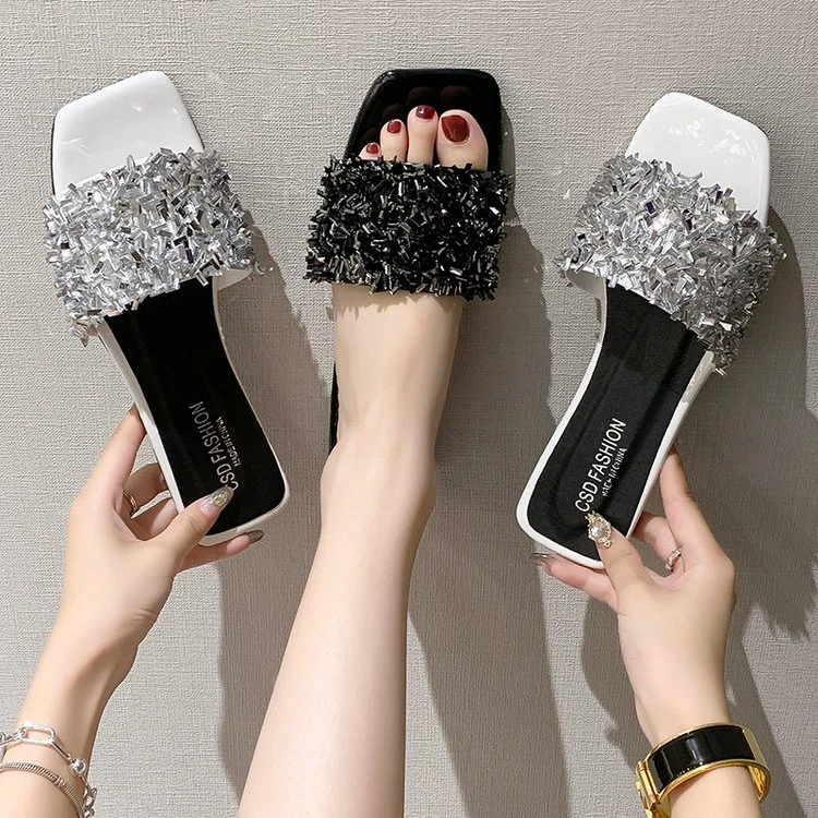 

Fashionable Plus Size Slippers Rhinestone Wear Resistant Beach Slide Slippers Flat Sandals For Women And Ladies