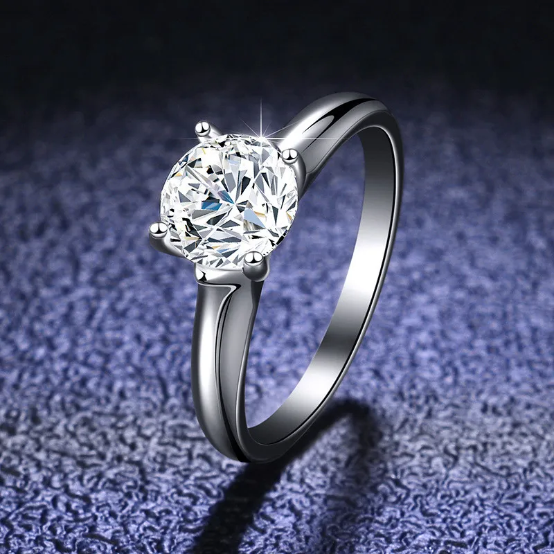 

Silver 925 Original Round Brilliant Cut 1 Carat D Color Moissanite Engagement Ring Platinum Plated Sparkling White Gemstone Ring