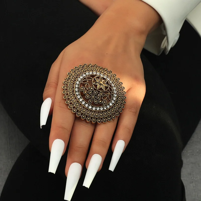 

New Retro Ethnic Exaggerated Ring Round Hollow Diamond Ring