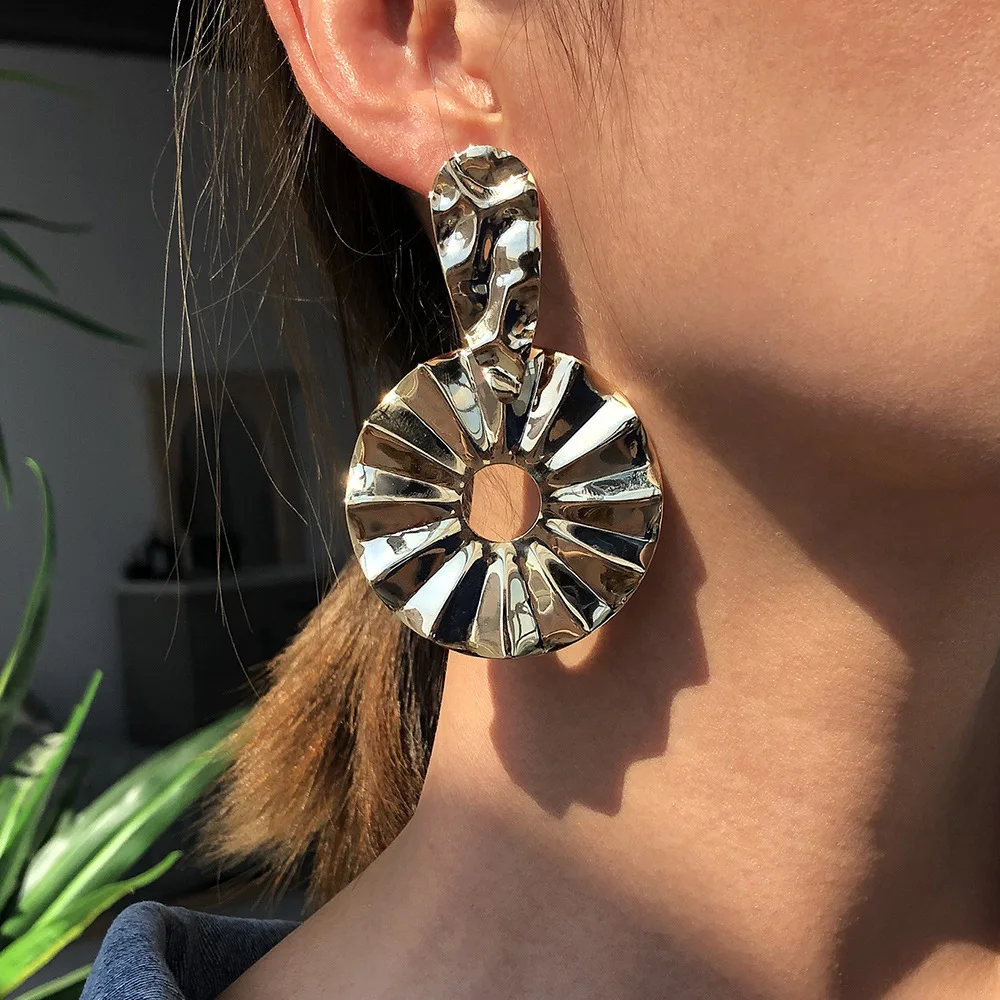 

Women Stylish Pleated Round Circle Drop Earrings Statement Metal Geometric Circle Pendants Earrings, As picture