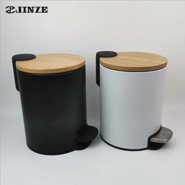 trash can.png