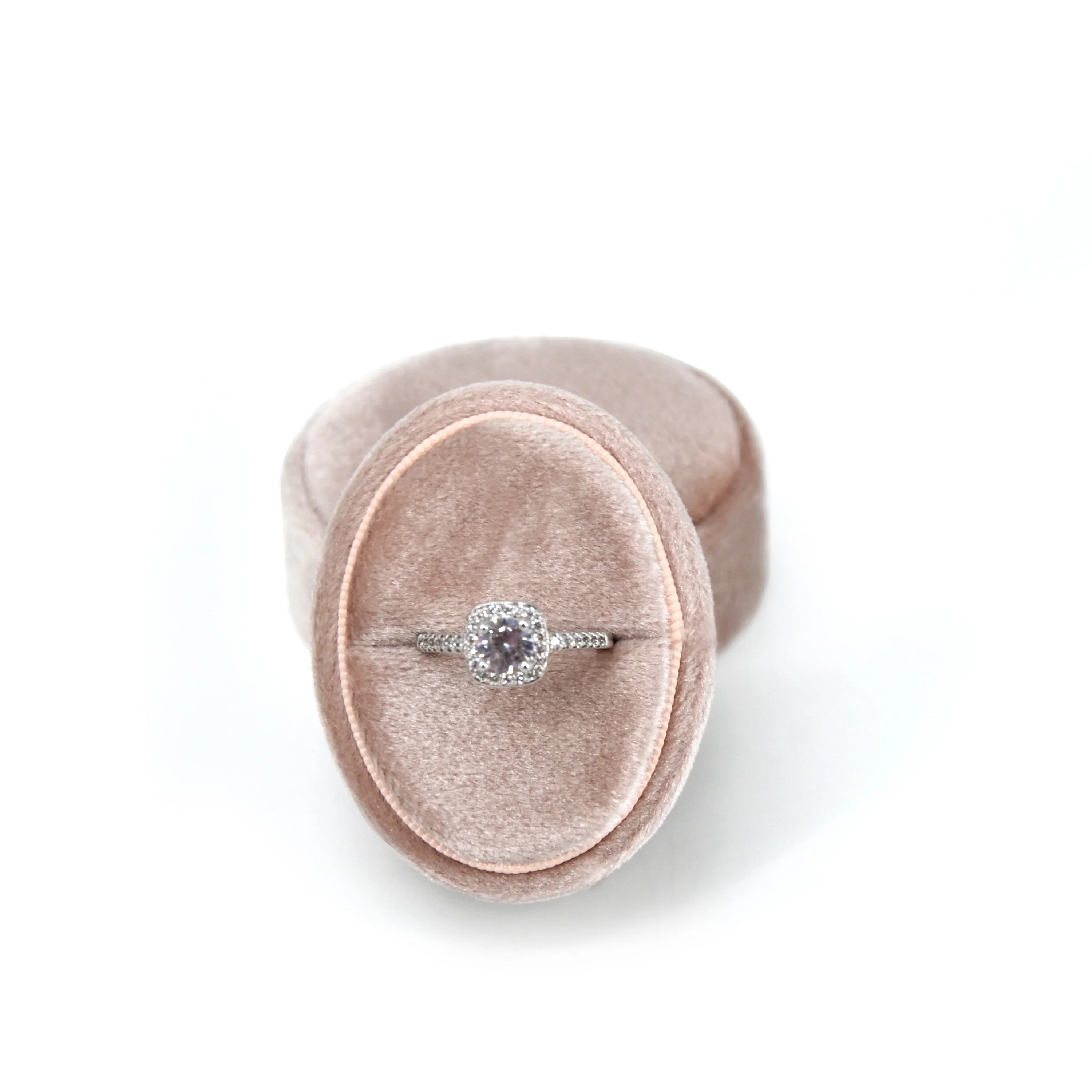 

Custom velvet ring box retro ring box ring box wholesale manufacturer