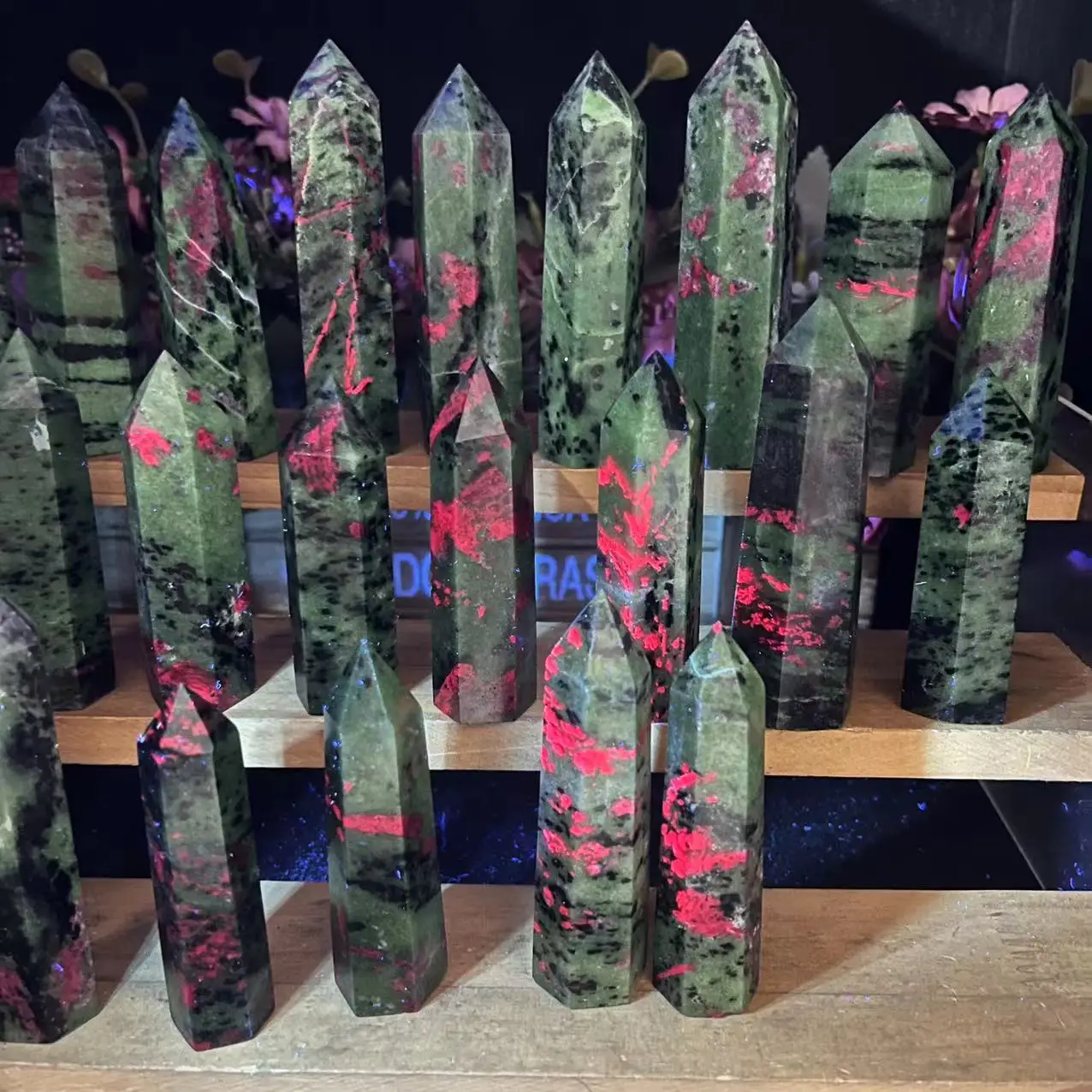 Wholesale Healing Stones Crystal Tower Beautiful Polished Ruby in Zoisite Point for Decoration