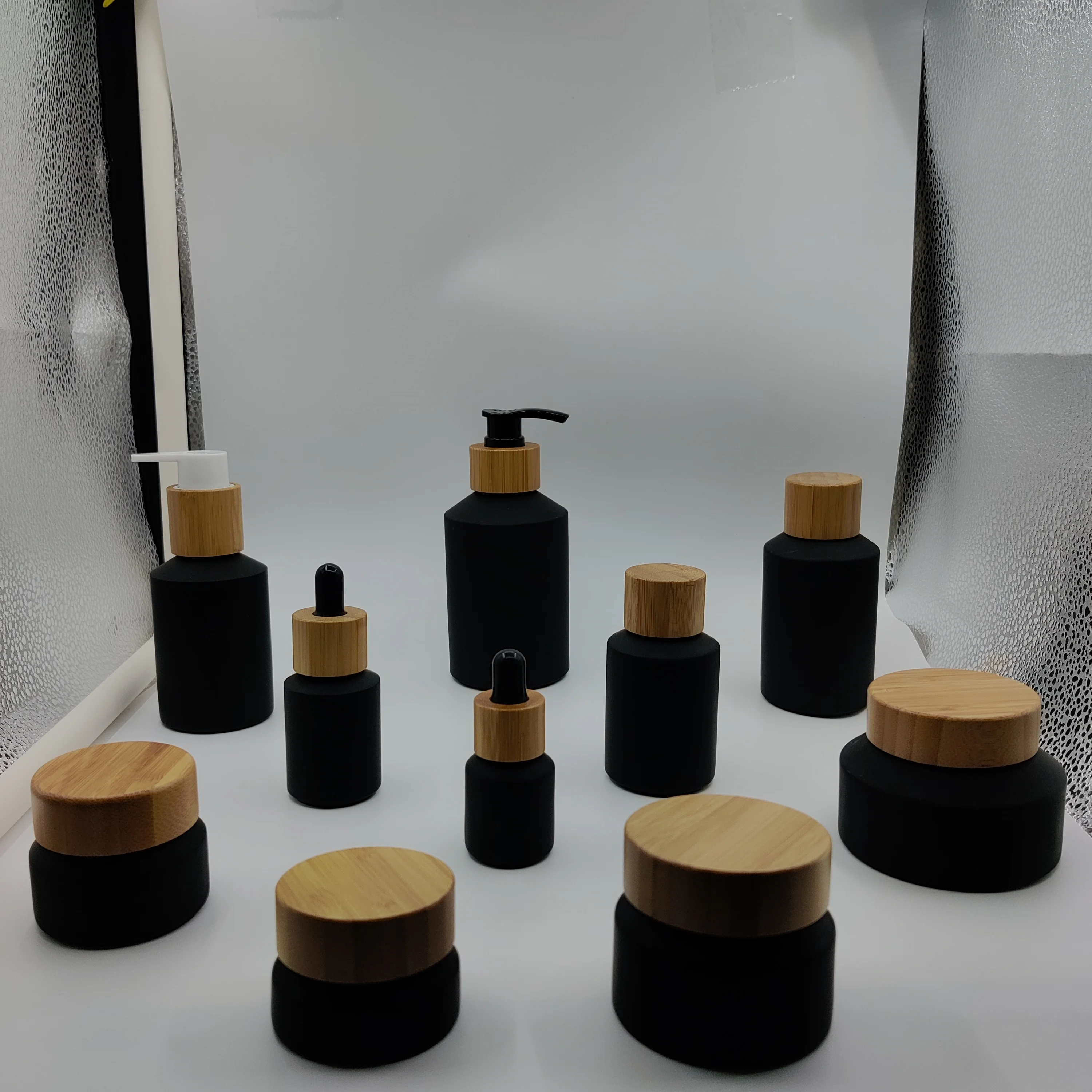 

Genuine New Perfume Glass Jar Sale Shampoo Series Oil Bottle Decoration
