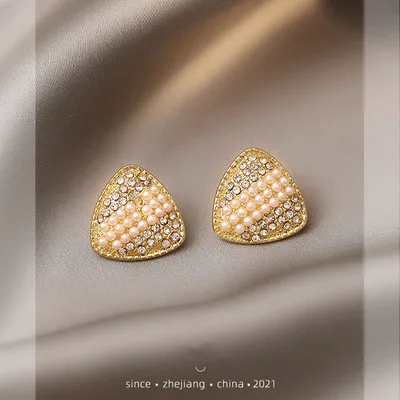 

Newest Elegant S925 Silver Needle Pearl CZ Geometric Earrings Crystal Pearl Triangle Stud Earrings For Girls