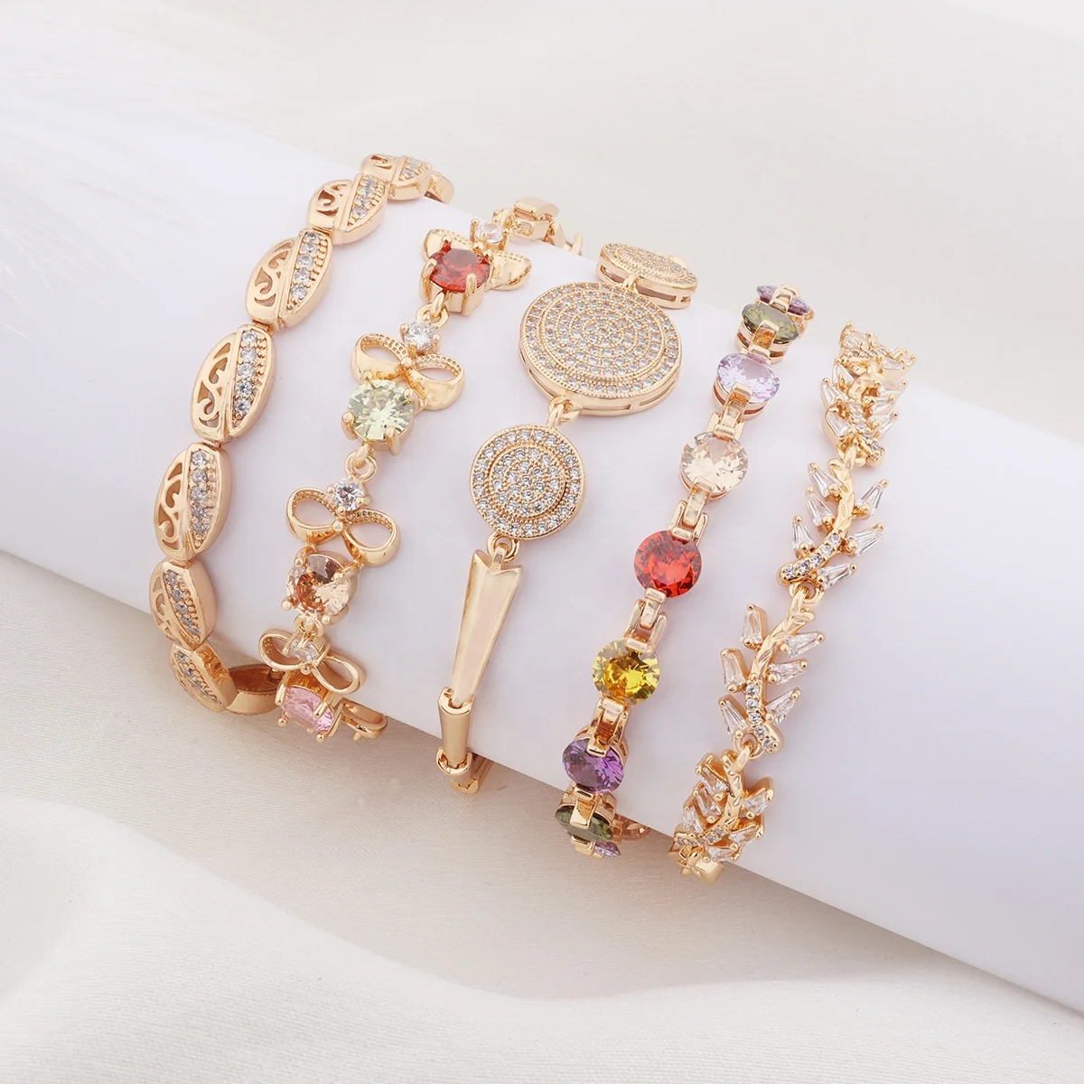 

Reasonable Price Fashion 18k plated gold woman zircon bracelets Beautiful Wedding Bracelet