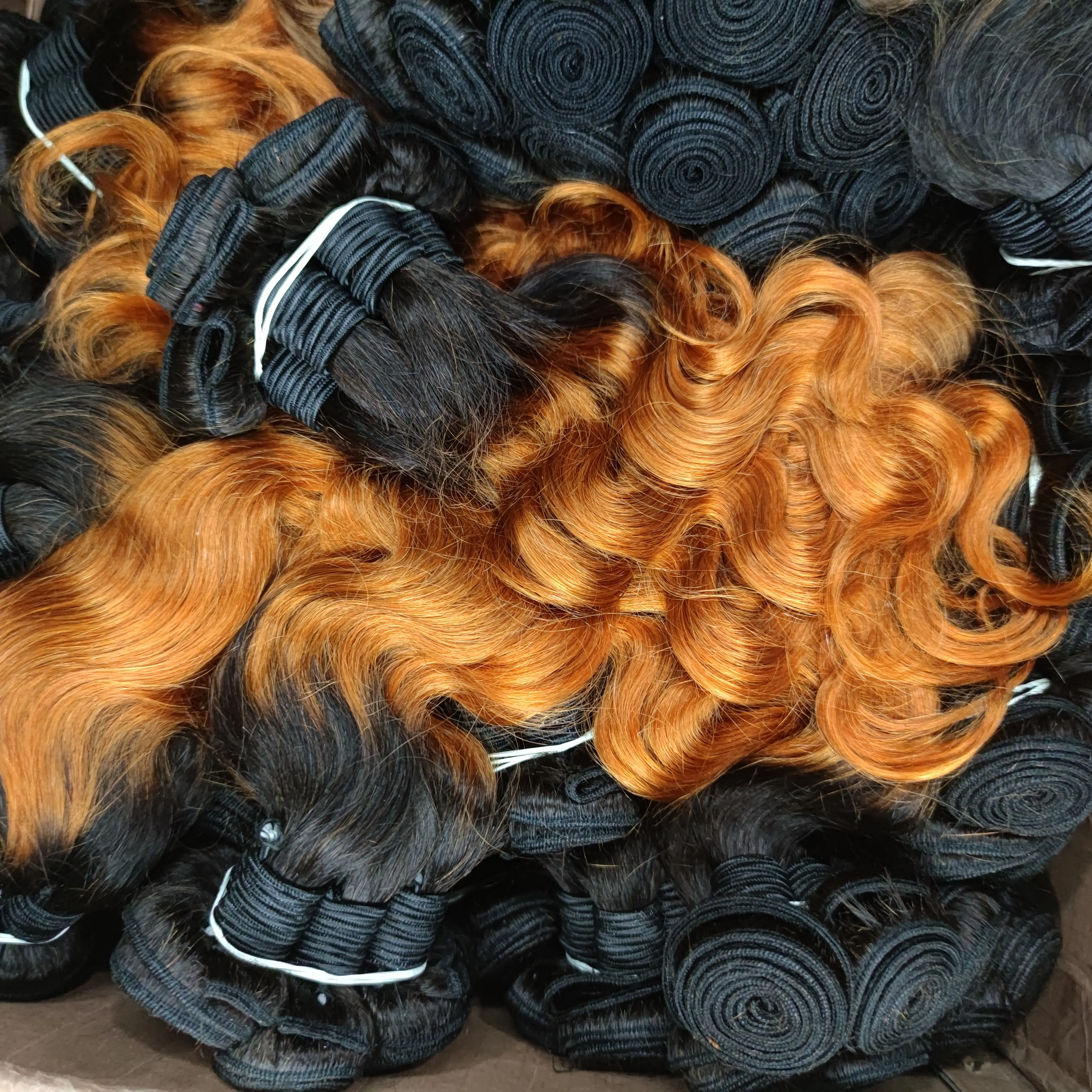 

Cheap Price Letsfly Fashion Style Ombre Color Brazilian Curly Virgin Hair Body Wave Human Hair Weave Extensions