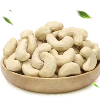 raw cashew kernels