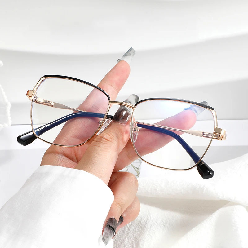 2024 Fashion Optical Metal Frame Anti-Blue Light Glasses Retro Cat Eye Dot Diamond Glasses for Reading Computer Eyeglasses
