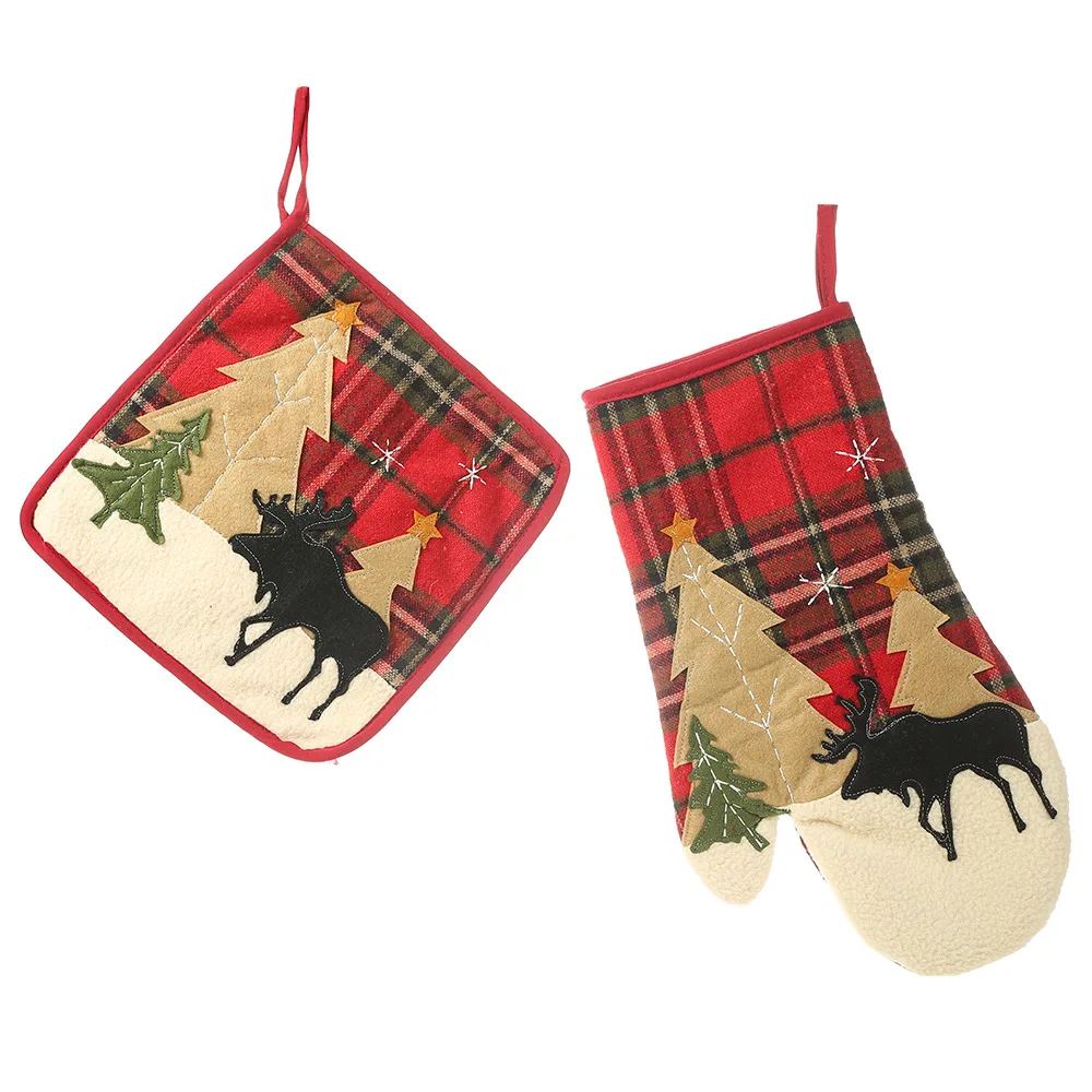 

Christmas kitchen decorated with tartan cloth embroidered insulated gloves Plaid Cloth Insulation Gloves Insulation Placemat