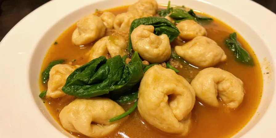 Tortellini Soup with Spinach: A Flavorful Twist on Comfort Food (with Spice Secrets!) 🍲