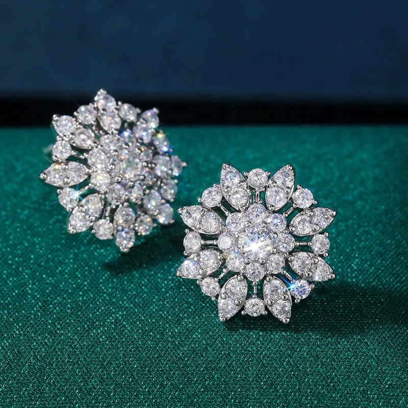 

Luxury Inlaid White Stud Earrings Women New-designed Female Party Earring Brilliant High Quality Jewelry, Customized color
