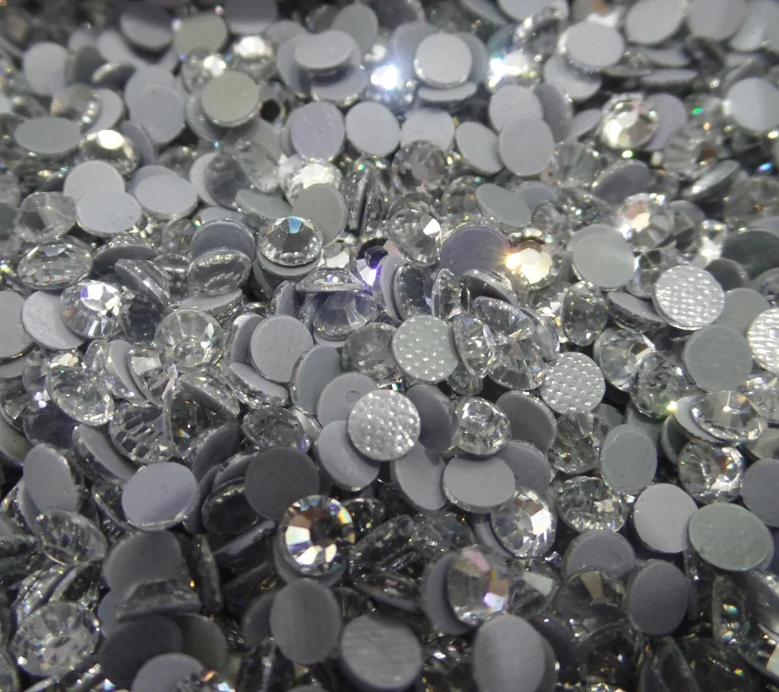 

Hot Sell Shinny YHB Flat Back Hot Fix Crystal Clear Loose Rhinestones for Clothing Decoration, Select from color chart