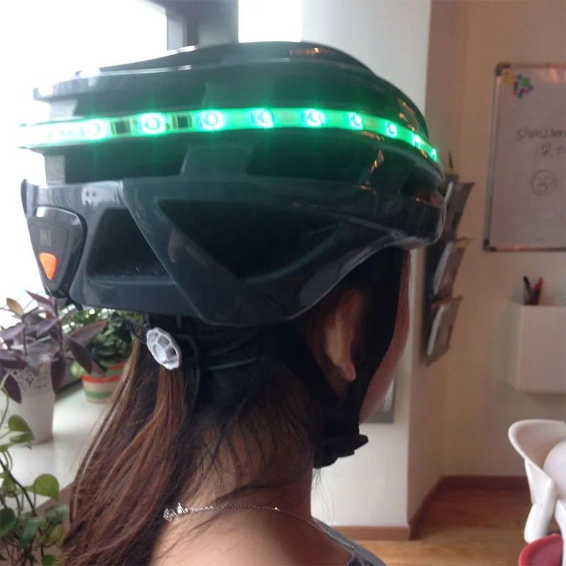 

Newest 700mAH Li-Polymer Battery Inside Full Color Light Up Safety LED Helmet