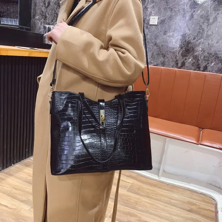 

2021 PU leather tote bag hand bags ladies evening, Red/black/brown