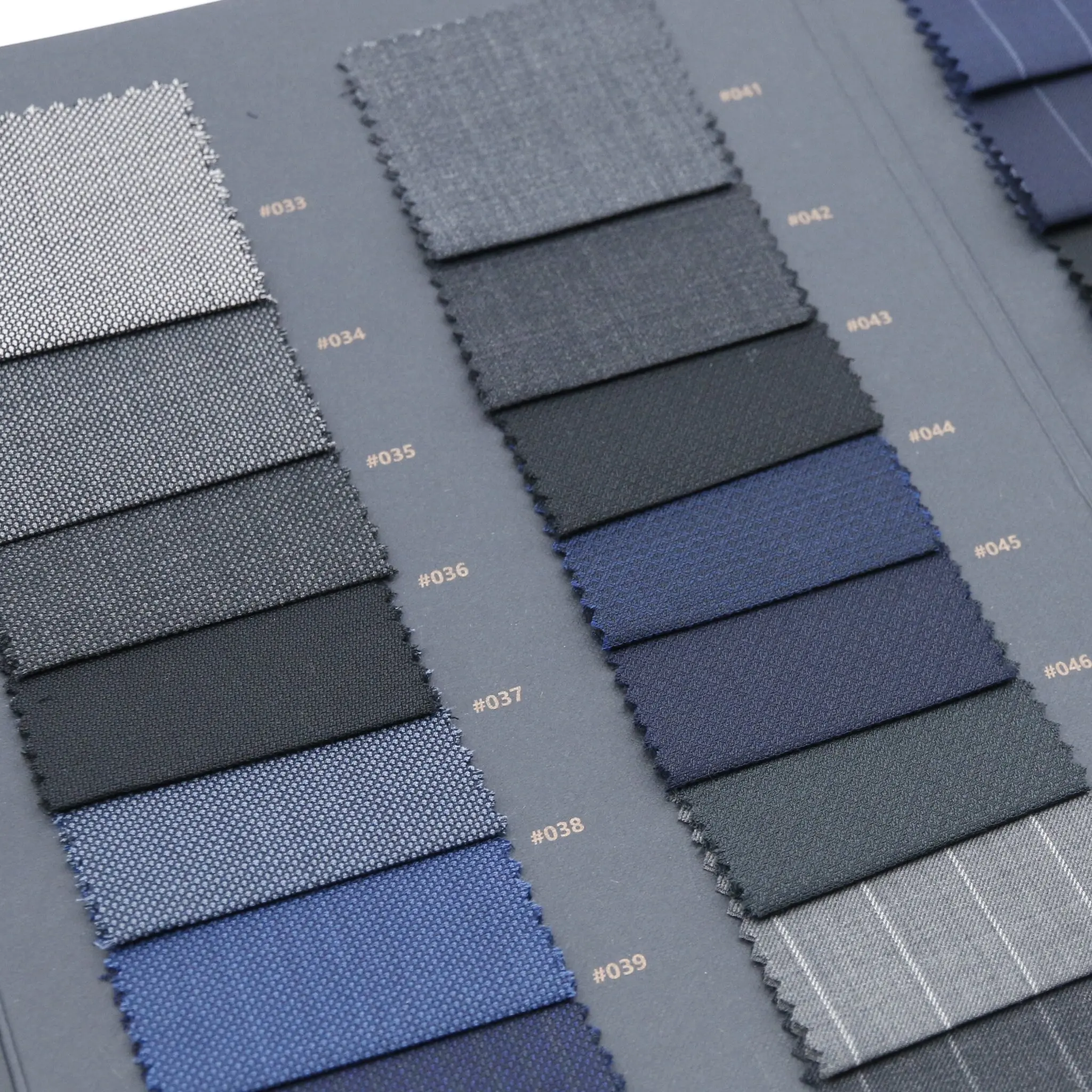 Factory Direct Selling Wool Suiting Fabric 30W 70P Worsted Merino Wool/Polyester Fabric for Men's Suits Varied Style