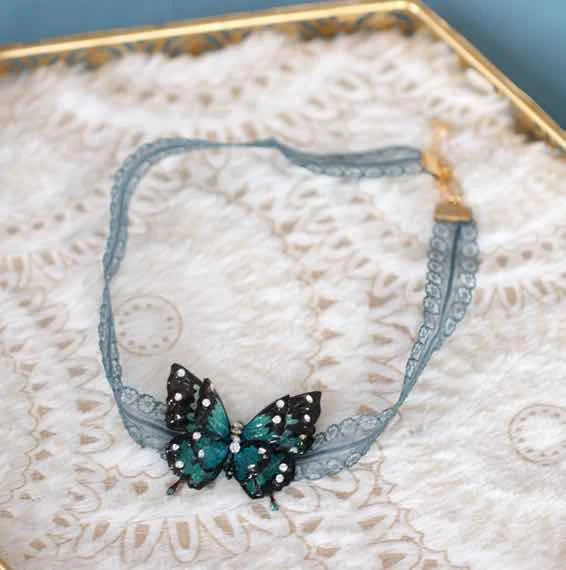 

High quality beautiful women resin colorful Jewelry choker butterfly necklaces, Gold color and silver silver necklace