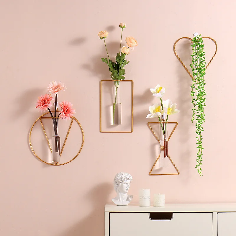 

Nordic Round Square Heart Metal Hydroponic Wall Flower Pot Metal Gold Wall Mounted Glass Vase