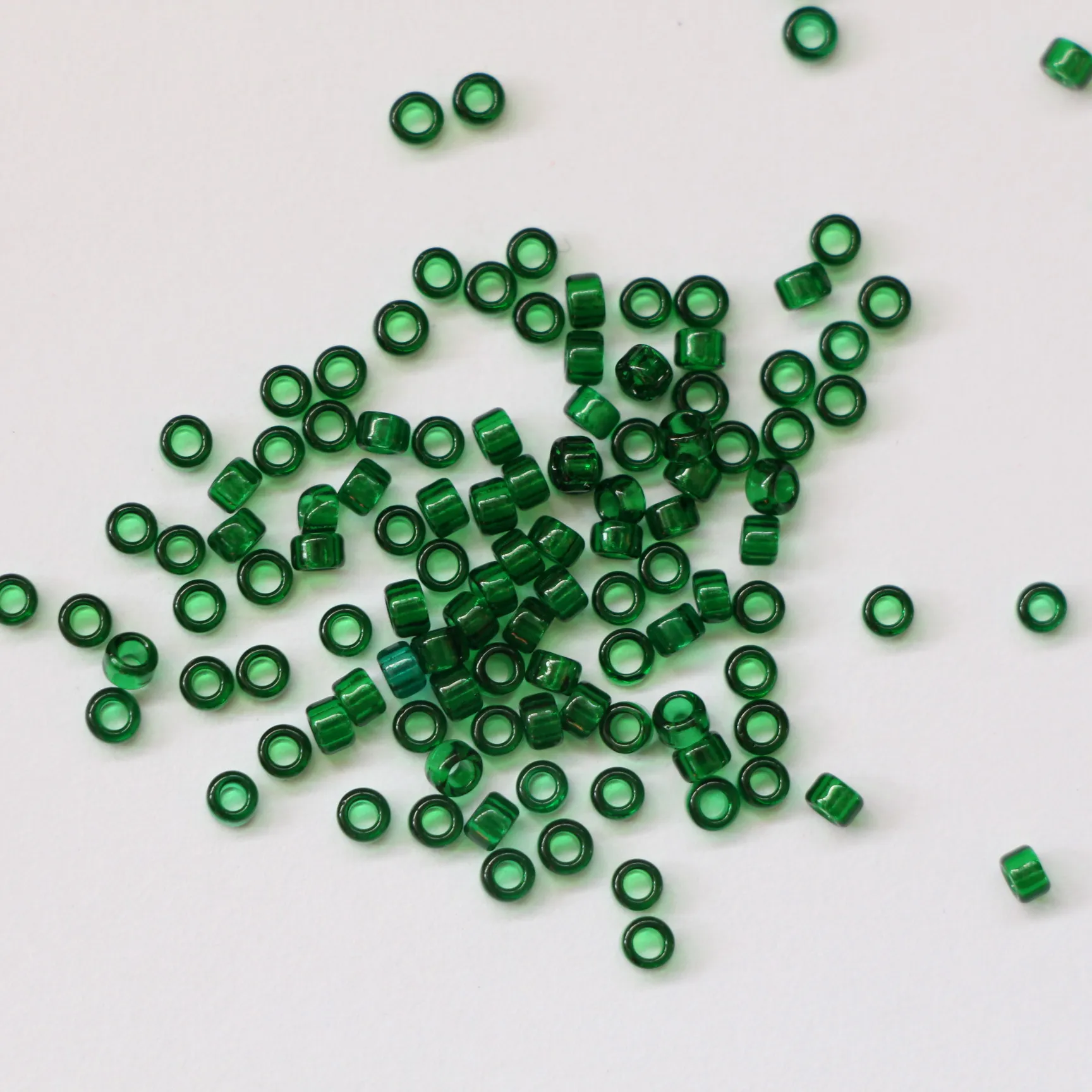 

green beads necklace jewelry china factory glass beads 2.5mm