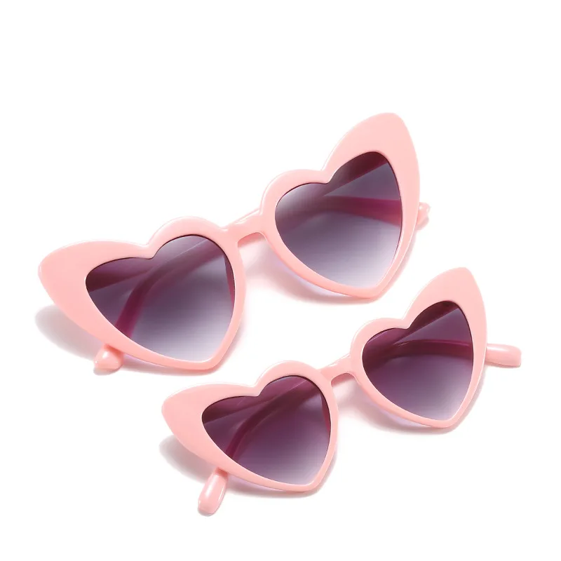 

2022 Wholesale 1 Set 2 pcs Matching Mother and Daughter Shades cute heart shape Mommy And Me Sunglasses, Picture shown