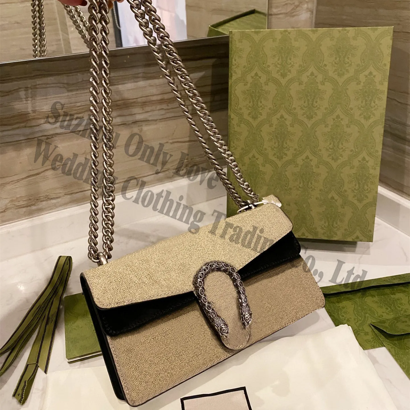 

2021 Wholesale fashion design small purse noble handbag good quality shoulder bag chain straps