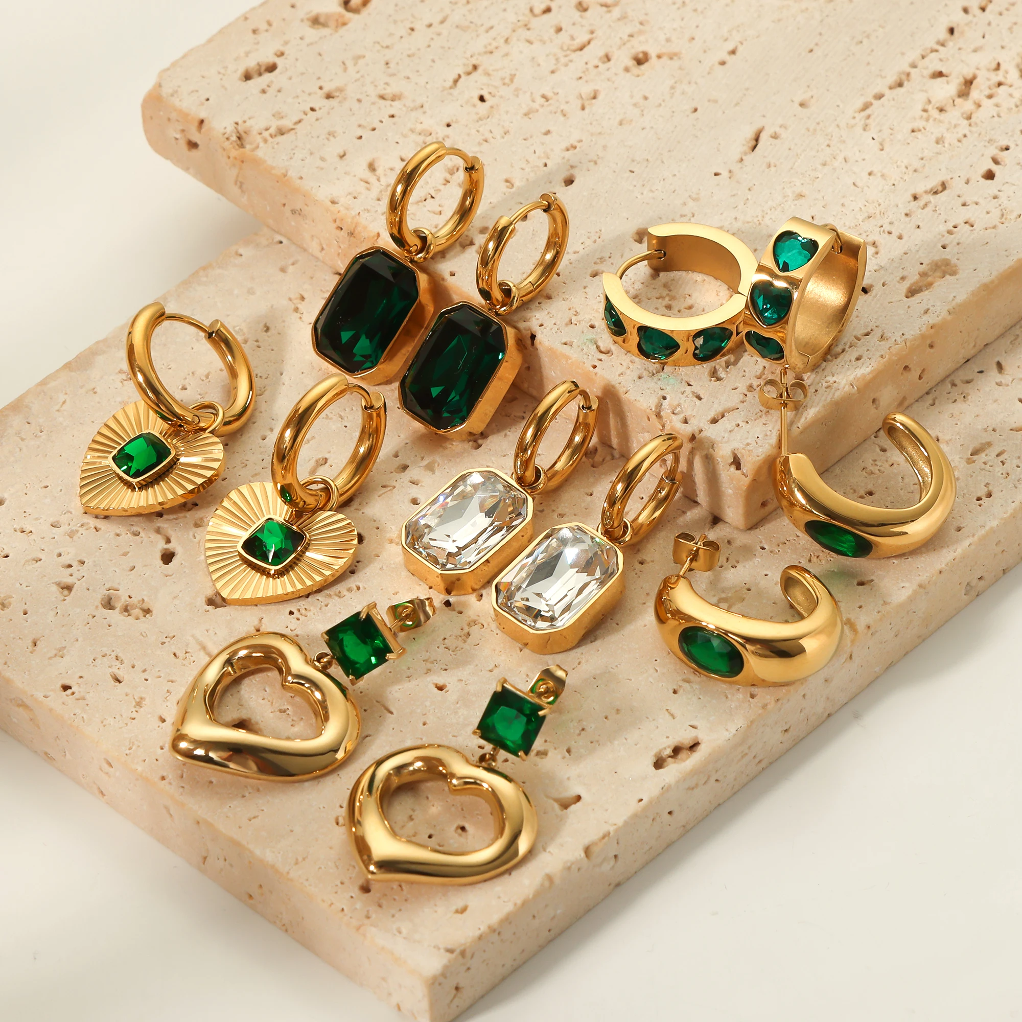 

Best Selling Titanium Steel 18K Gold Plated Color Waterproof Zircon Hoop Earrings Green Emerald Cut Diamond Jewelry Earrings