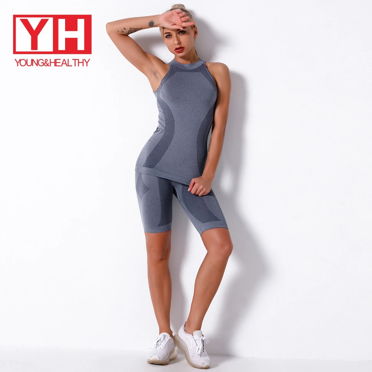 

Breathable Training Bright Colors Seamless Gym Yoga Shorts Set 2021