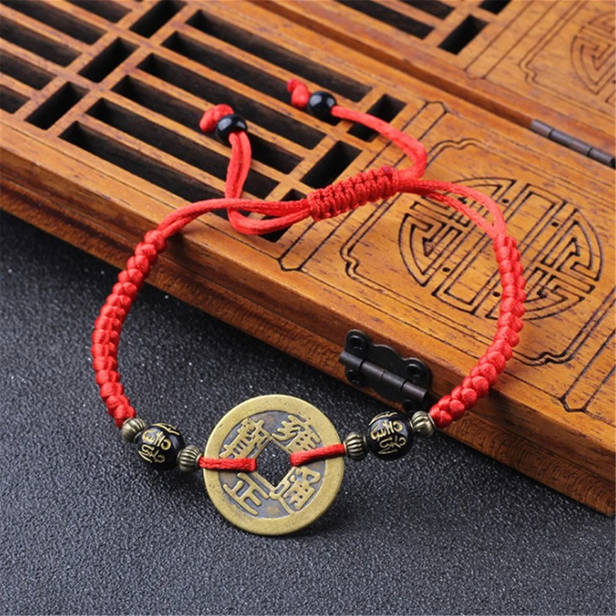 

Chinese Feng Shui Red Rope String Wealth Lucky Bracelet Women Men Amulet Jewelry Gift