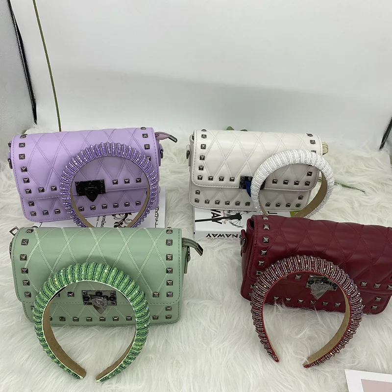 

Fashionable ladies shoulder bag and headband set